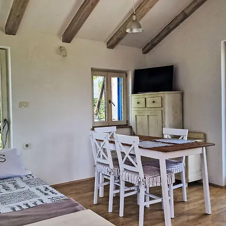 Apartmán Ivas-a3 By Interhome *